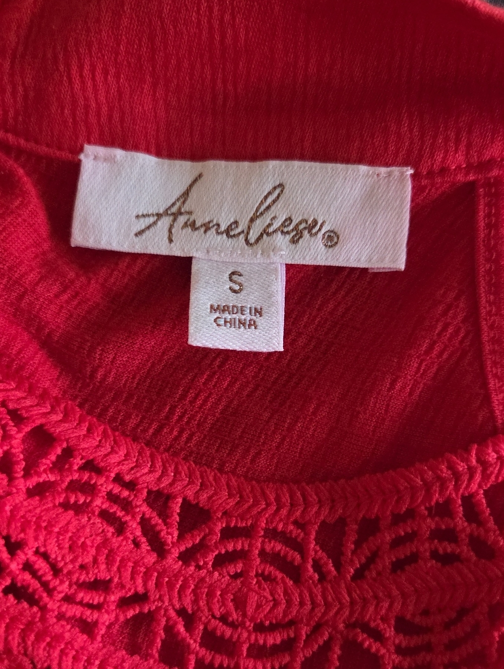 Sleeveless Crochet Yoke Tank Top - Red NEW - Picture 5 of 8